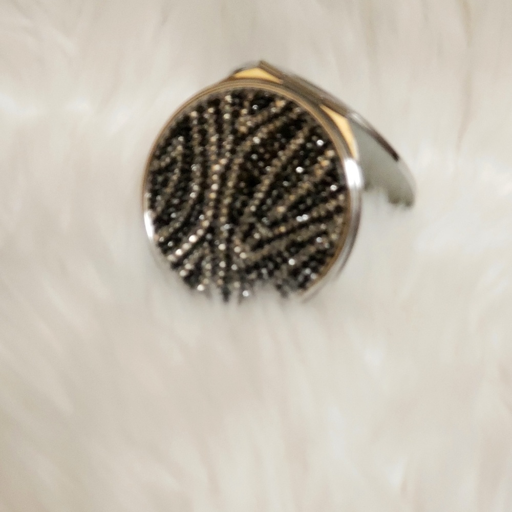 Glittering Compact Mirror; Accessory that Sparkles